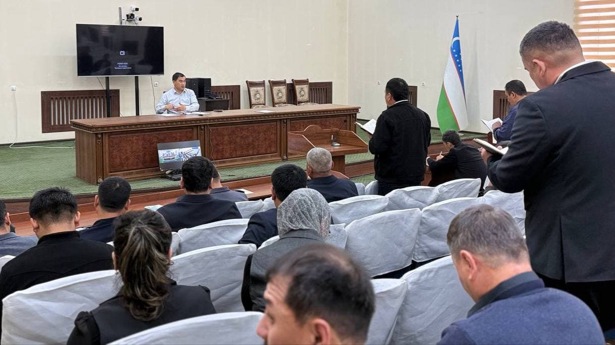 Ulug‘nor tumani hokimi M.Axmadjonov boshchiligida “Hokimlik soati” yig‘ilishi o‘tkazildi