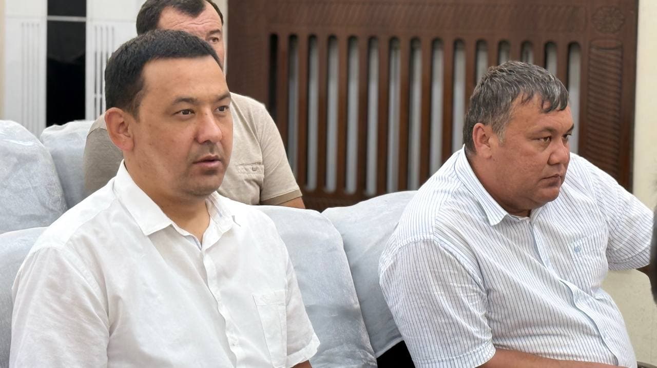 ⚡️ Ulug‘nor tumani hokimi M.Axmadjonov raisligida tumandagi tegishli tashkilot va muassasa rahbarlari ishtirokida muhim masalalarga bag‘ishlangan yig‘ilish bo‘lib o‘tdi.