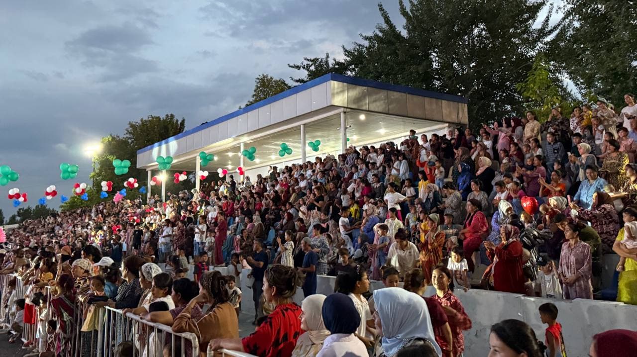 Youth Day Gala Concert Held in a Festive Atmosphere