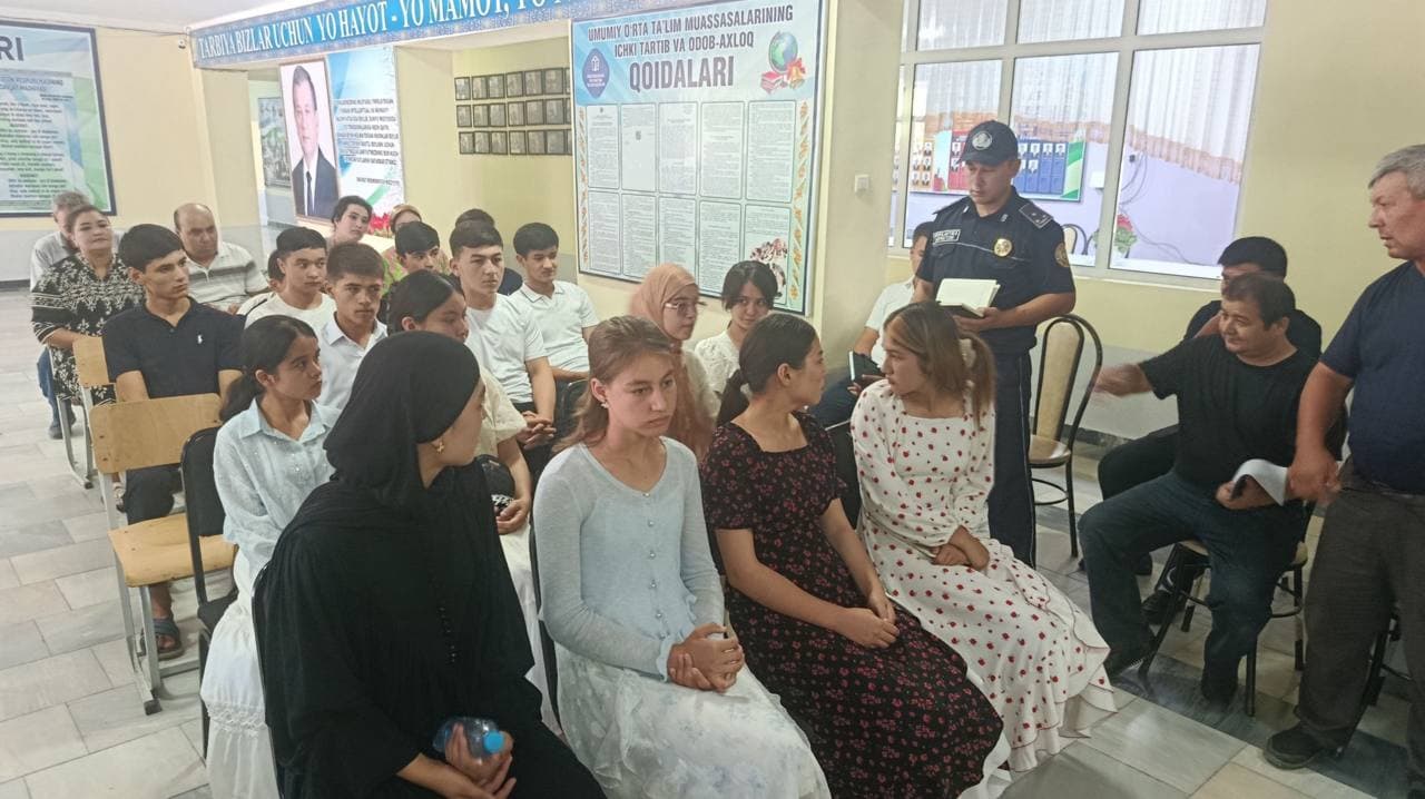 Ulugʻnor tumanida “Payshanba — yoshlar kuni” doirasida yoshlar bilan uchrashuv o‘tkazildi
