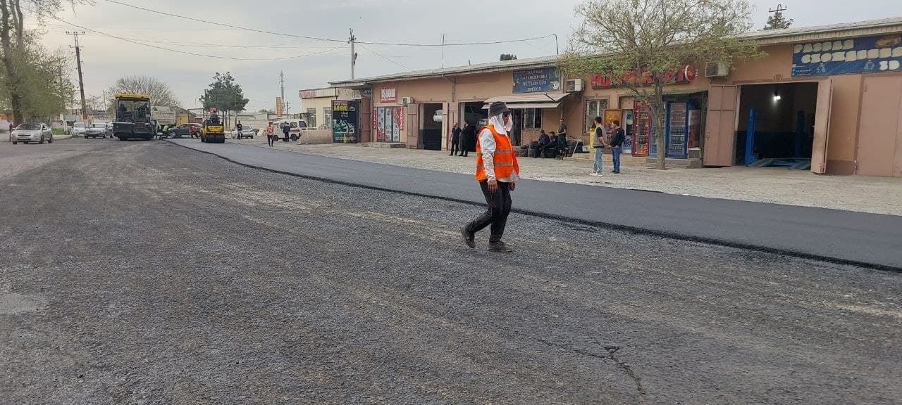 Bekobod shahrida yo‘llar infratuzilmasi yaxshilanmoqda