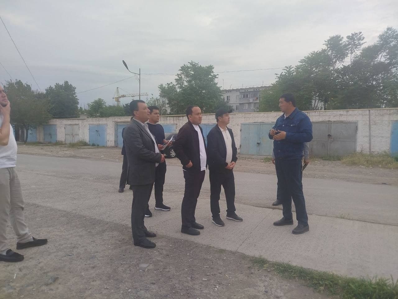 Bekobod shahrida mahallalarni rivojlantirish va infratuzilmani yaxshilash ishlari davom etmoqda