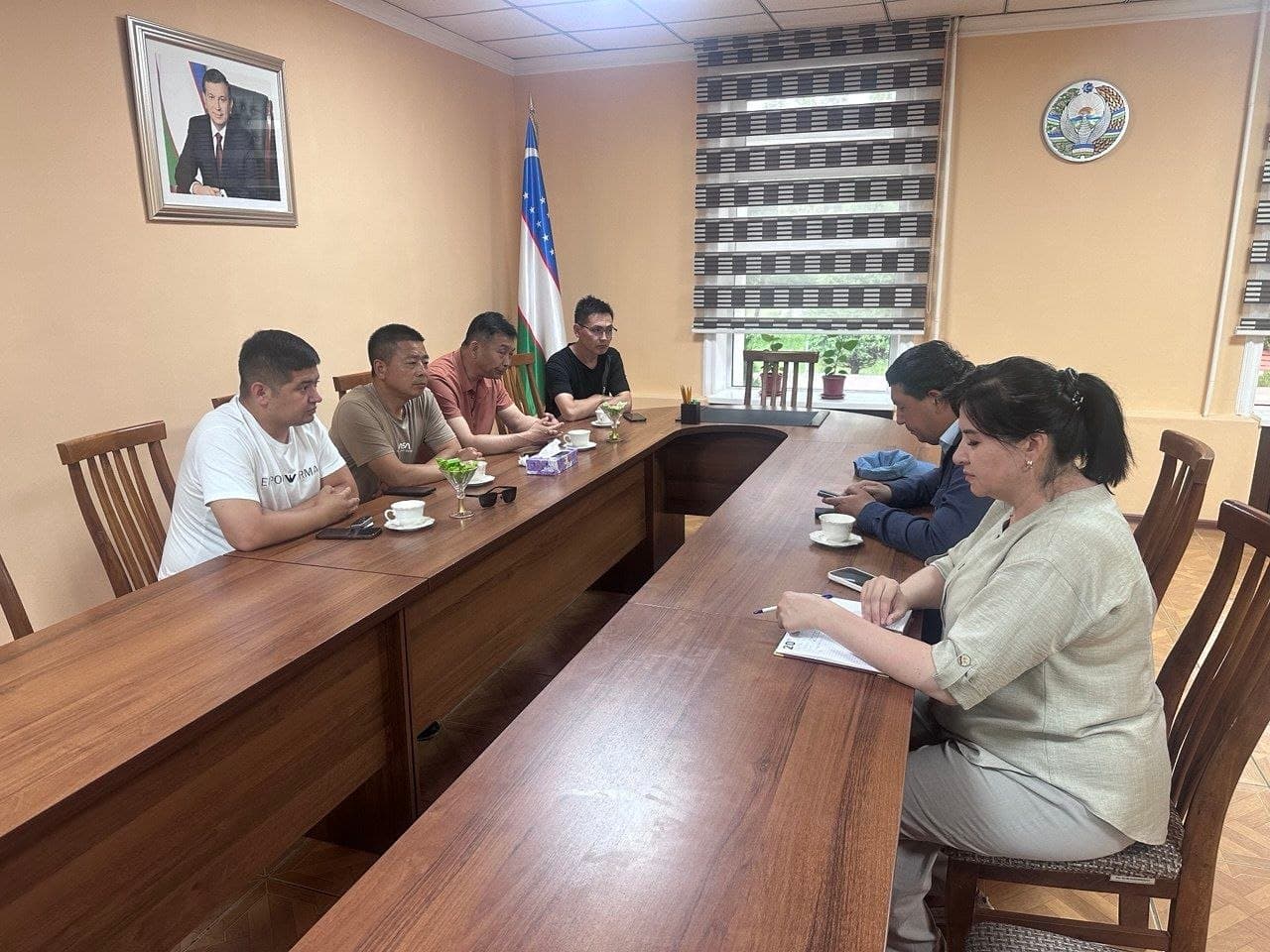 📍 Bekobod shahar hokimligida investorlar bilan muhim uchrashuv bo‘lib o‘tdi