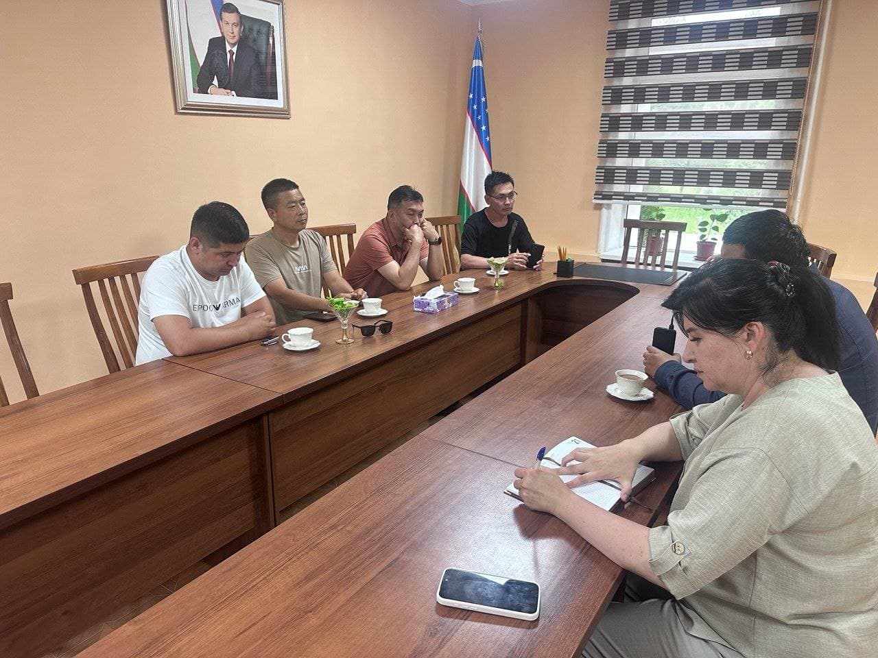 📍 Bekobod shahar hokimligida investorlar bilan muhim uchrashuv bo‘lib o‘tdi