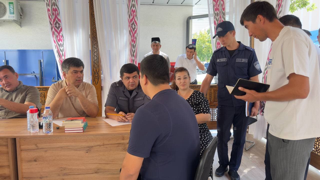 Bugun Bekobod shahrining Do‘stlik MFY hududida an’anaviy “Rahbar va yoshlar uchrashuvi” tashkil etildi.