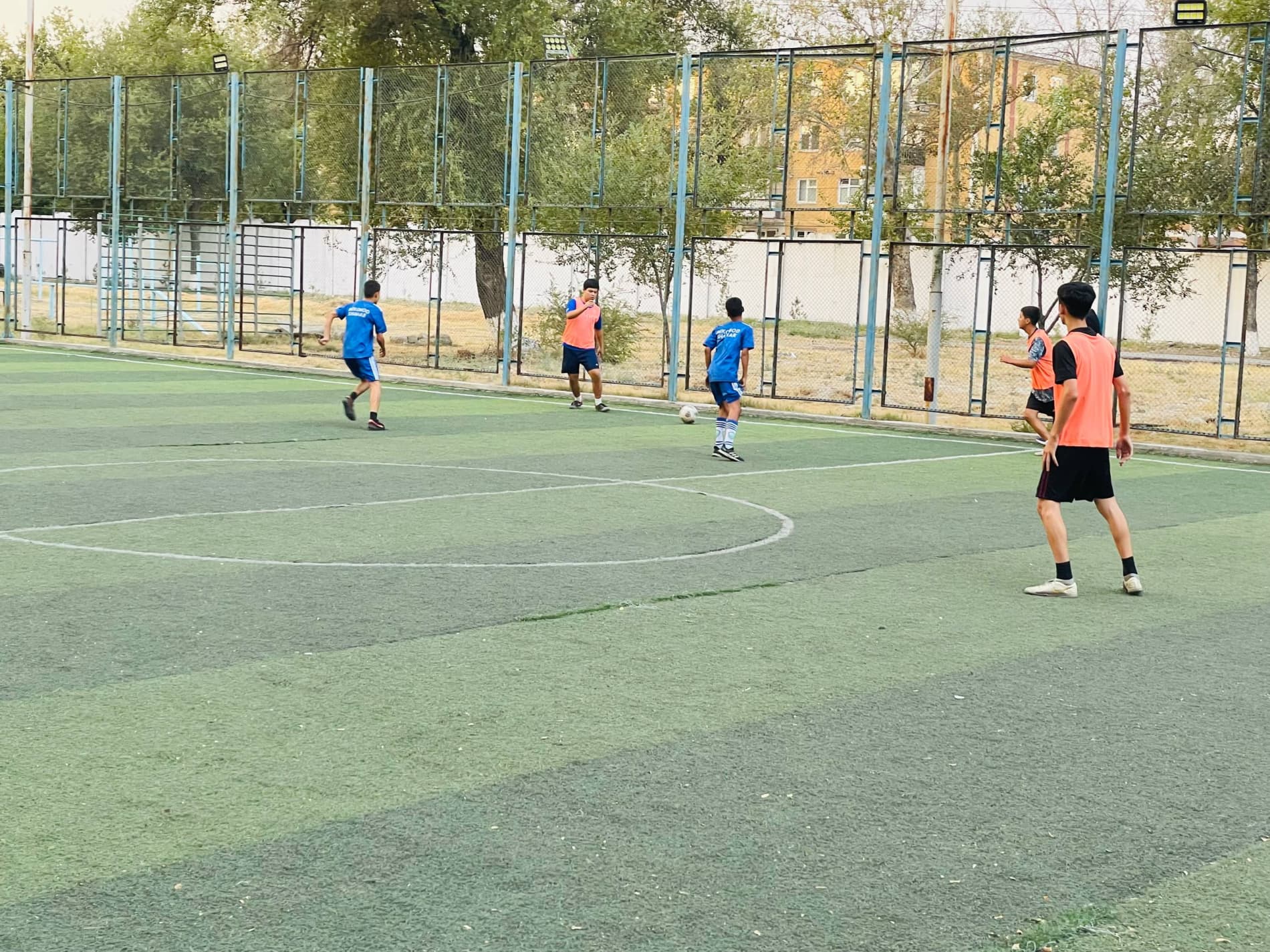 ⚽️ "Mahallalar ligasi" musobaqasi qizg‘in bahslarda davom etmoqda.