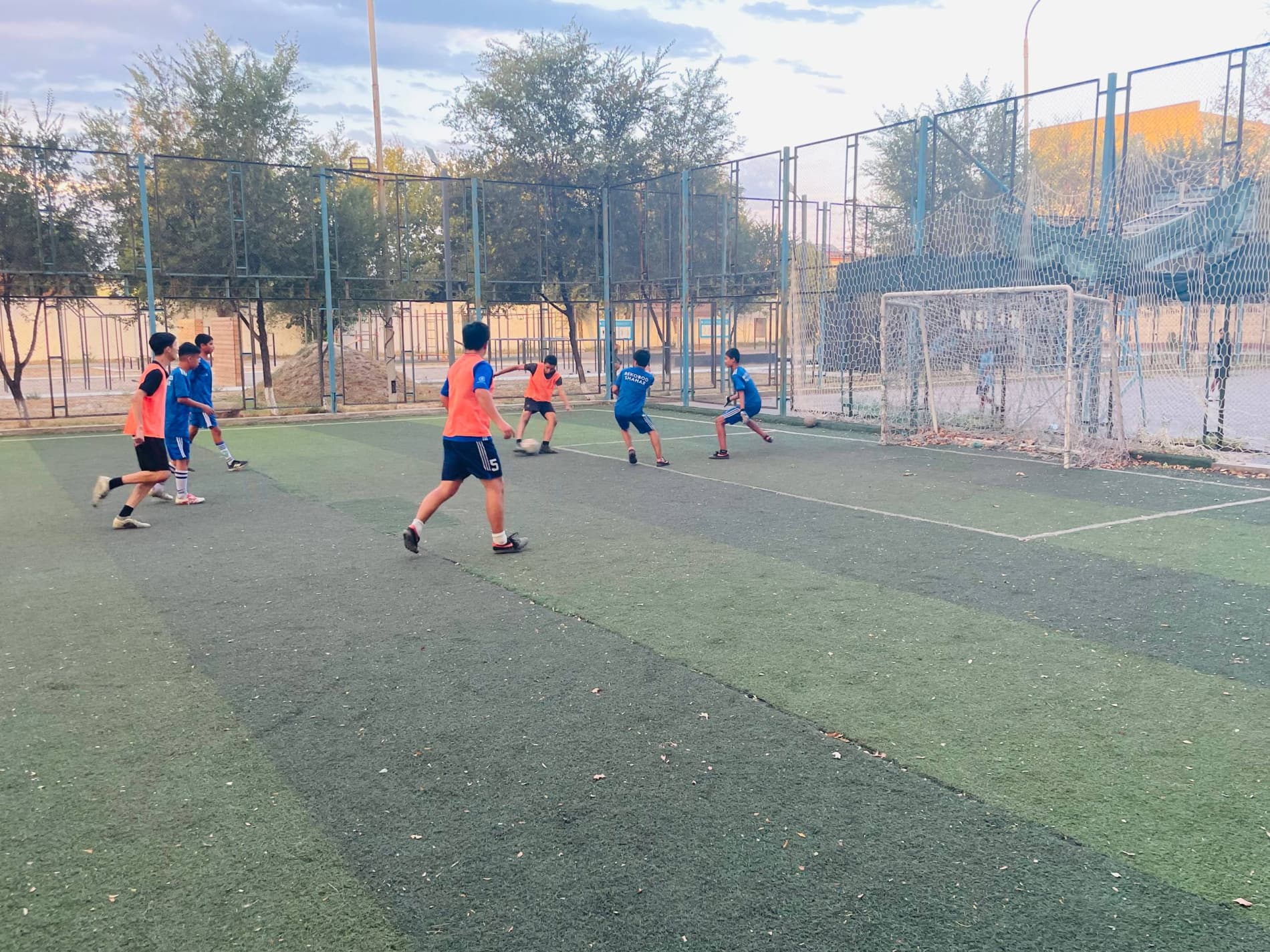 ⚽️ "Mahallalar ligasi" musobaqasi qizg‘in bahslarda davom etmoqda.