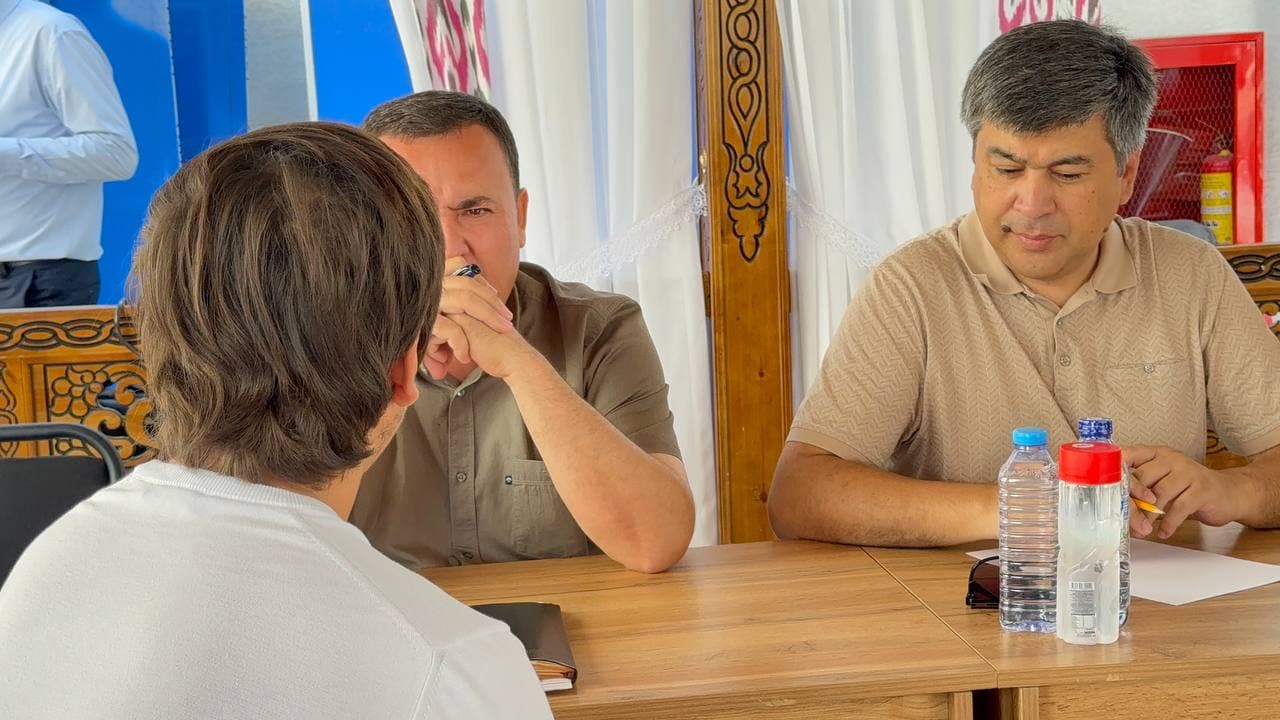 Bugun Bekobod shahrining Do‘stlik MFY hududida an’anaviy “Rahbar va yoshlar uchrashuvi” tashkil etildi.