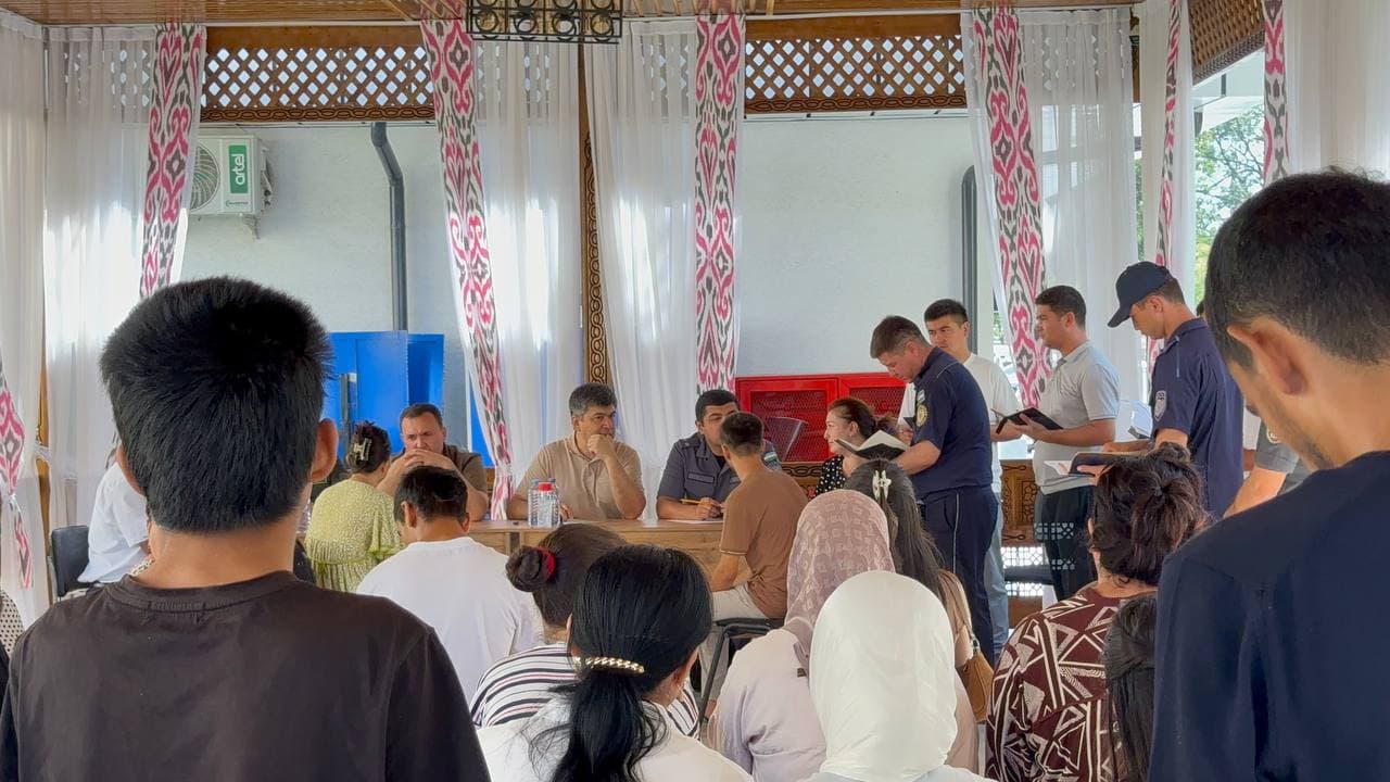 Bugun Bekobod shahrining Do‘stlik MFY hududida an’anaviy “Rahbar va yoshlar uchrashuvi” tashkil etildi.