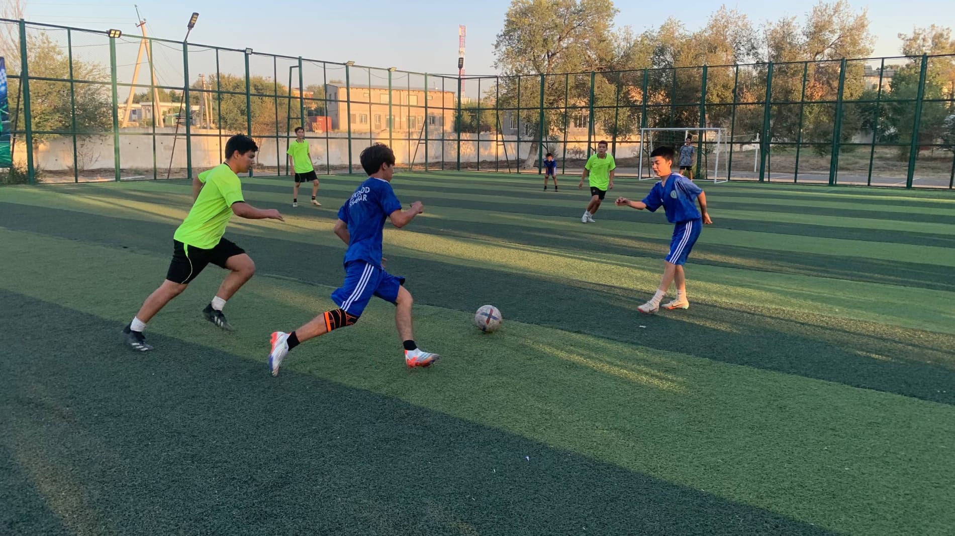 ⚽️ Buloqariq MFY jamoasi mini futbol bo‘yicha "Mahallalar ligasi" g‘olibi.