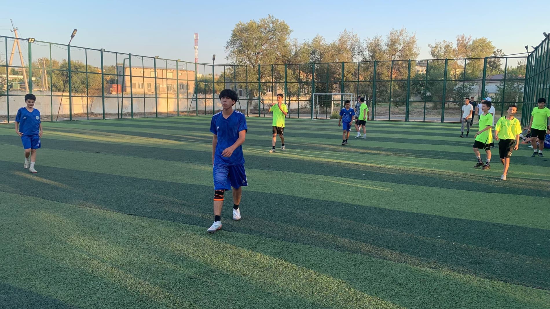 ⚽️ Buloqariq MFY jamoasi mini futbol bo‘yicha "Mahallalar ligasi" g‘olibi.