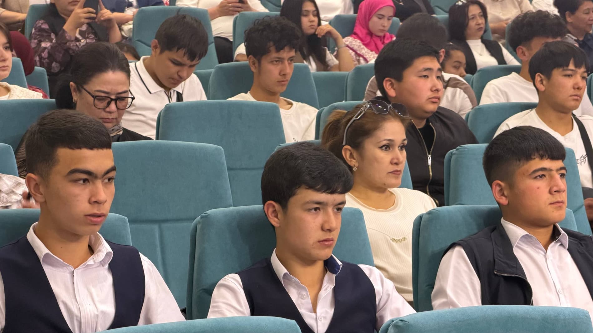 Angren shahrida “Yoshlar kuni” munosabati bilan keng ko‘lamli tadbirlar tashkil etildi