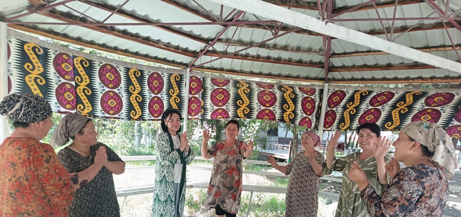 ✨Angren shahar ✨ Lashkerak MFY "Mustaqilligimizning 35-yilligi munosabati bilan" Yagona Vatan, yagona xalq bo‘lib, yangi xayot va kelajak yaratamiz. "Ayol qadri ulug'langan yurt" Bugun yurtimizda xotin-qizlarning jamiyatdagi o'rni, qadri va nufuzin