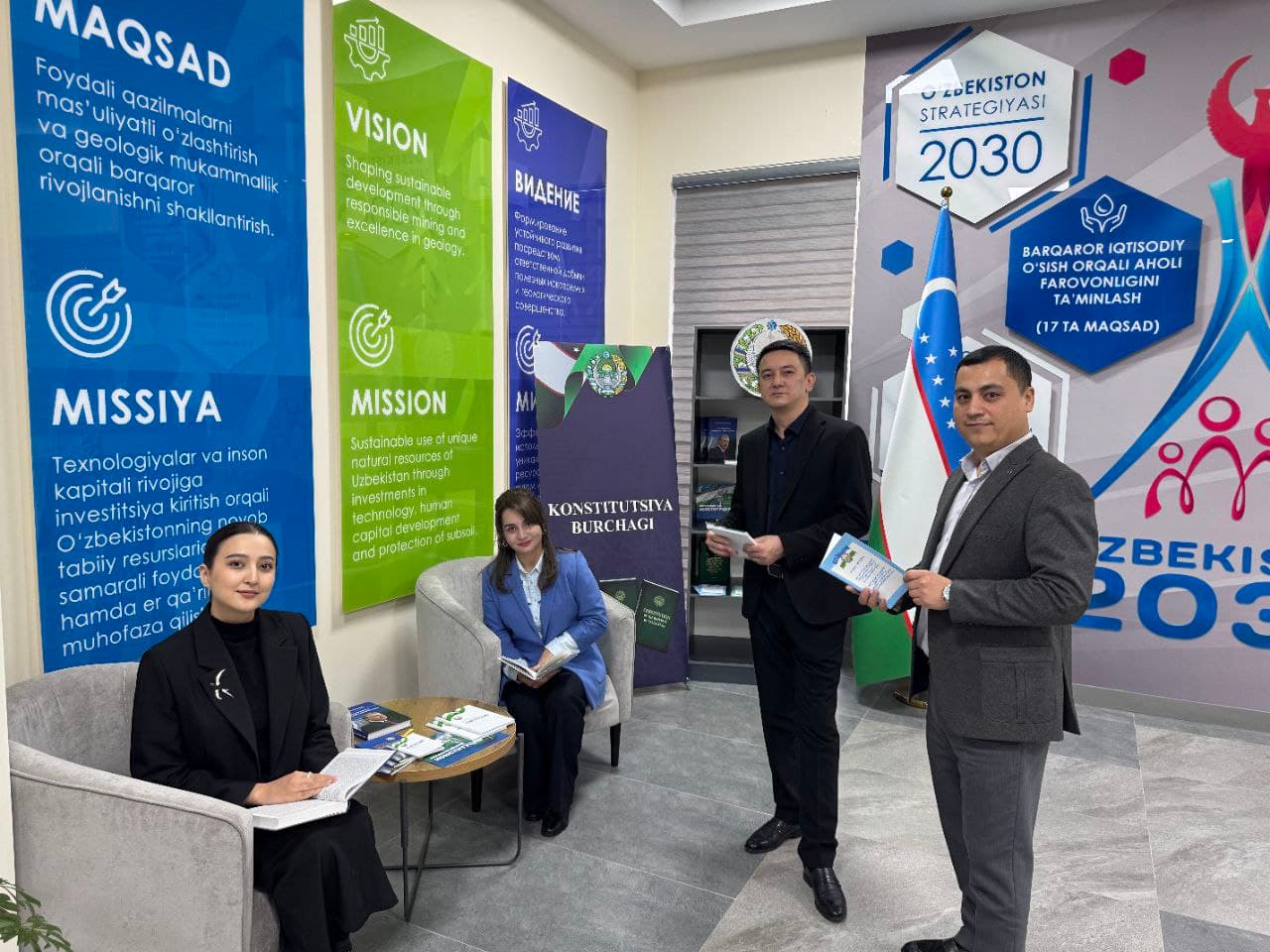 Kon-geologiya vazirligi binosidagi “Konstitutsiya burchagi” haqida