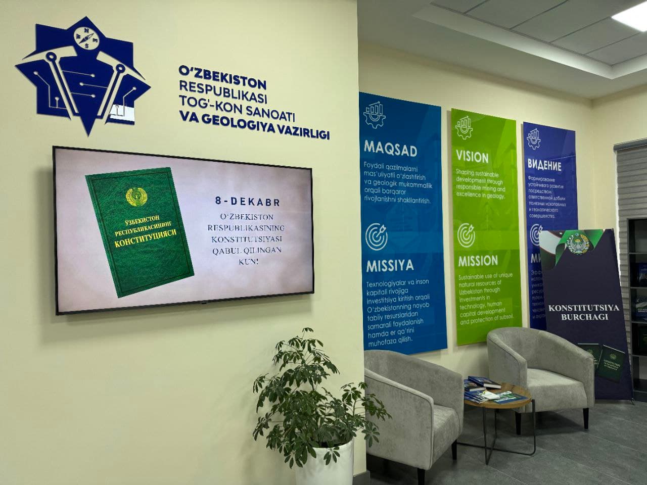 Kon-geologiya vazirligi binosidagi “Konstitutsiya burchagi” haqida