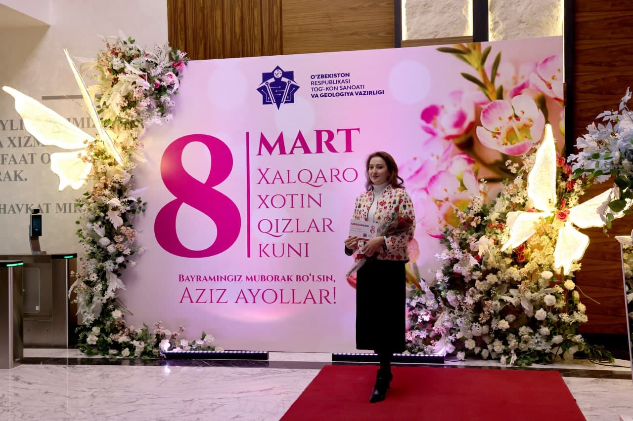 A festive mood in the Ministry of Mining Industry and Geology