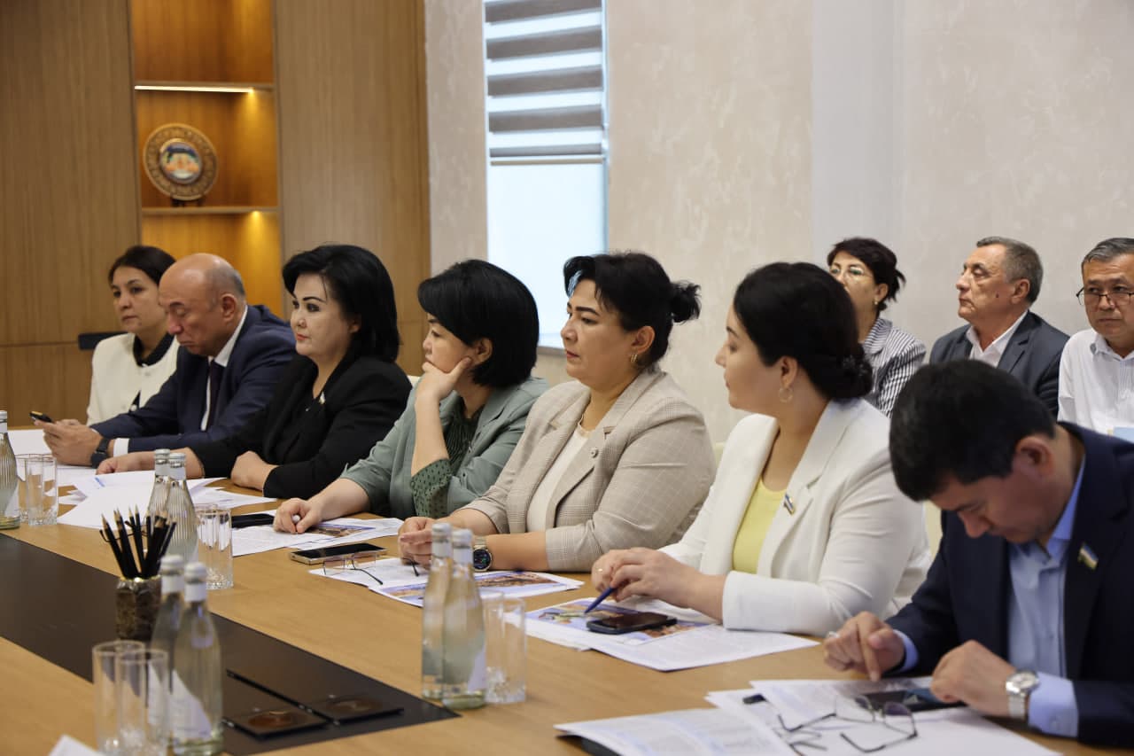 The Ministry of Mining Industry and Geology hosted a round table with the participation of members of the Oliy Majlis Committee