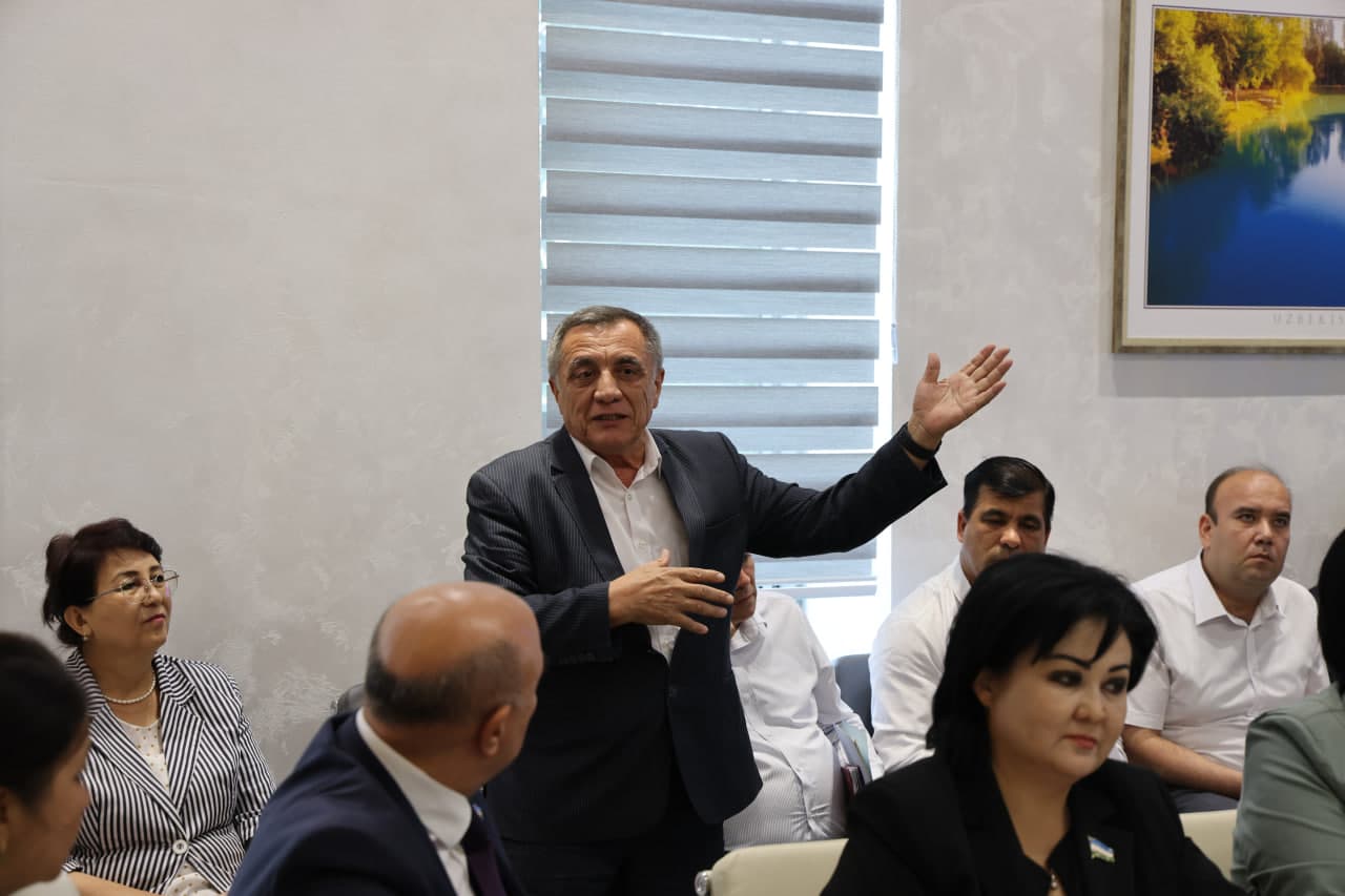 The Ministry of Mining Industry and Geology hosted a round table with the participation of members of the Oliy Majlis Committee