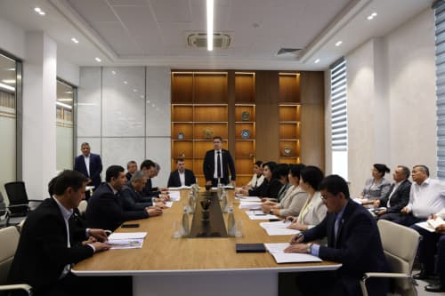 Kon-geologiya vazirligida Oliy Majlis Qonunchilik palatasining deputatlari bilan davra suhbati bo‘lib o‘tdi