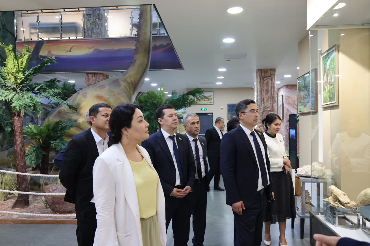 The Ministry of Mining Industry and Geology hosted a round table with the participation of members of the Oliy Majlis Committee