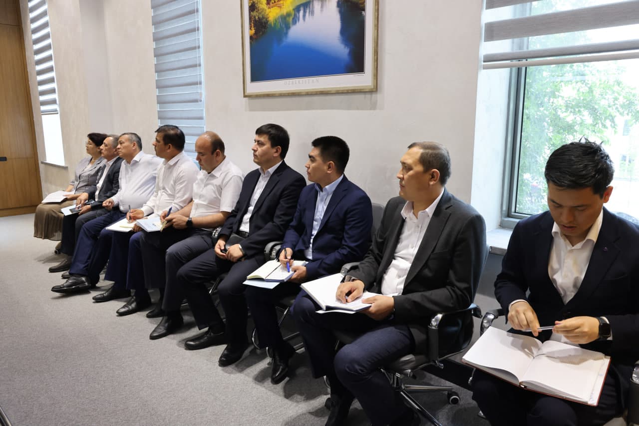 The Ministry of Mining Industry and Geology hosted a round table with the participation of members of the Oliy Majlis Committee