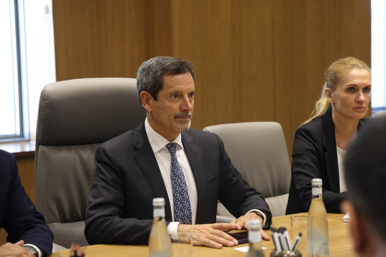 A meeting was held with the delegation led by the CEO of Schlumberger Oil and Gas Technologies B.V.