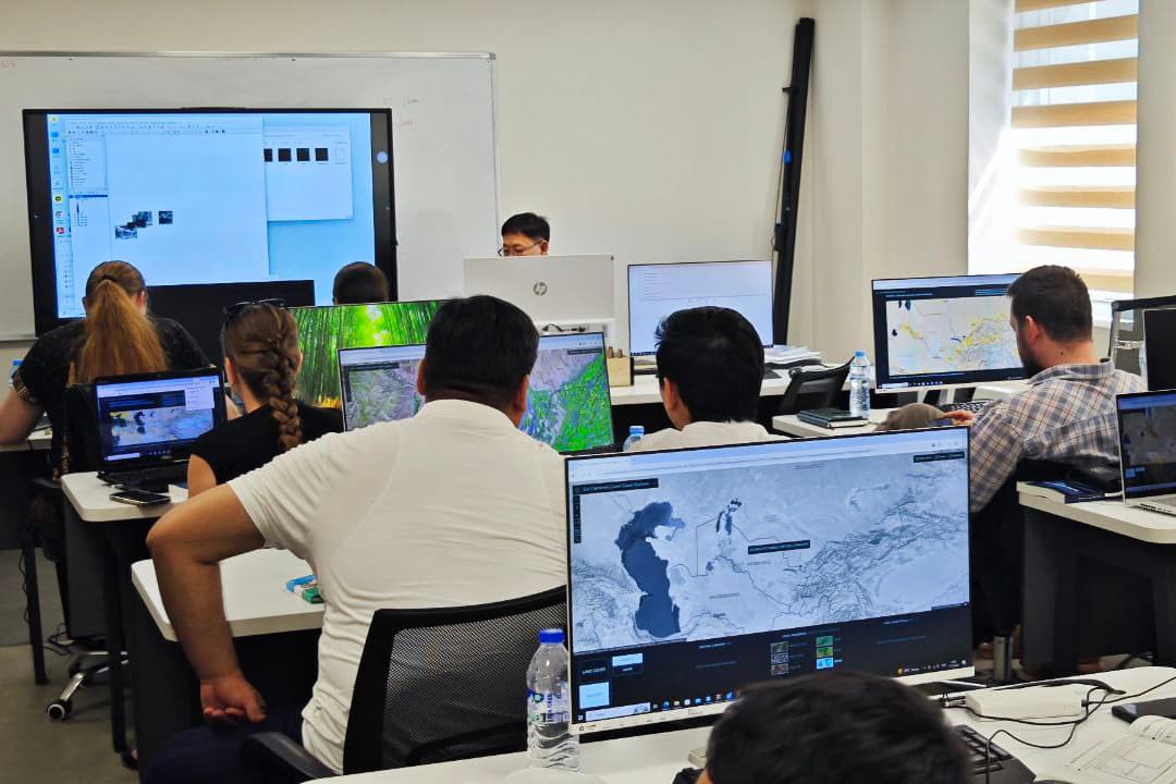 Проведен международный семинар по использованию ГИС и дистанционного зондирования в геологических исследованиях