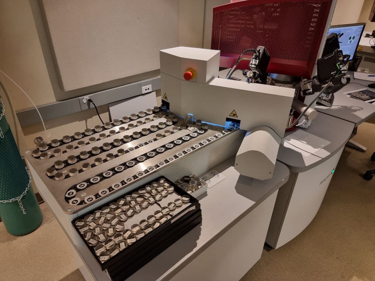 Delegation of the Institute of Mineral Resources (MRI) familiarises itself with the activities of the FLSmidth Mineral Testing and Research Center (MTRC)