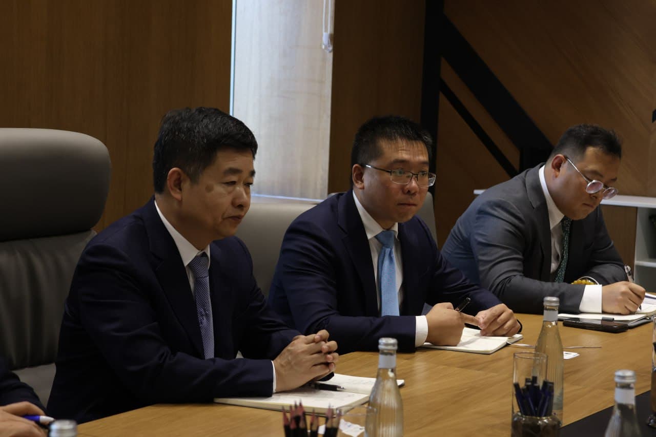 Meeting Held with Representatives of Norinco Group