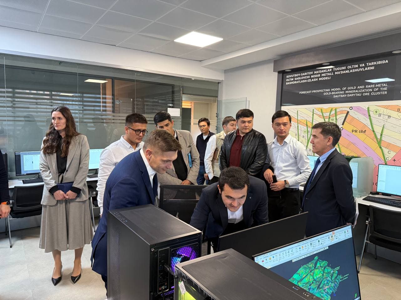 A meeting was held with a delegation led by the Vice President of SLB