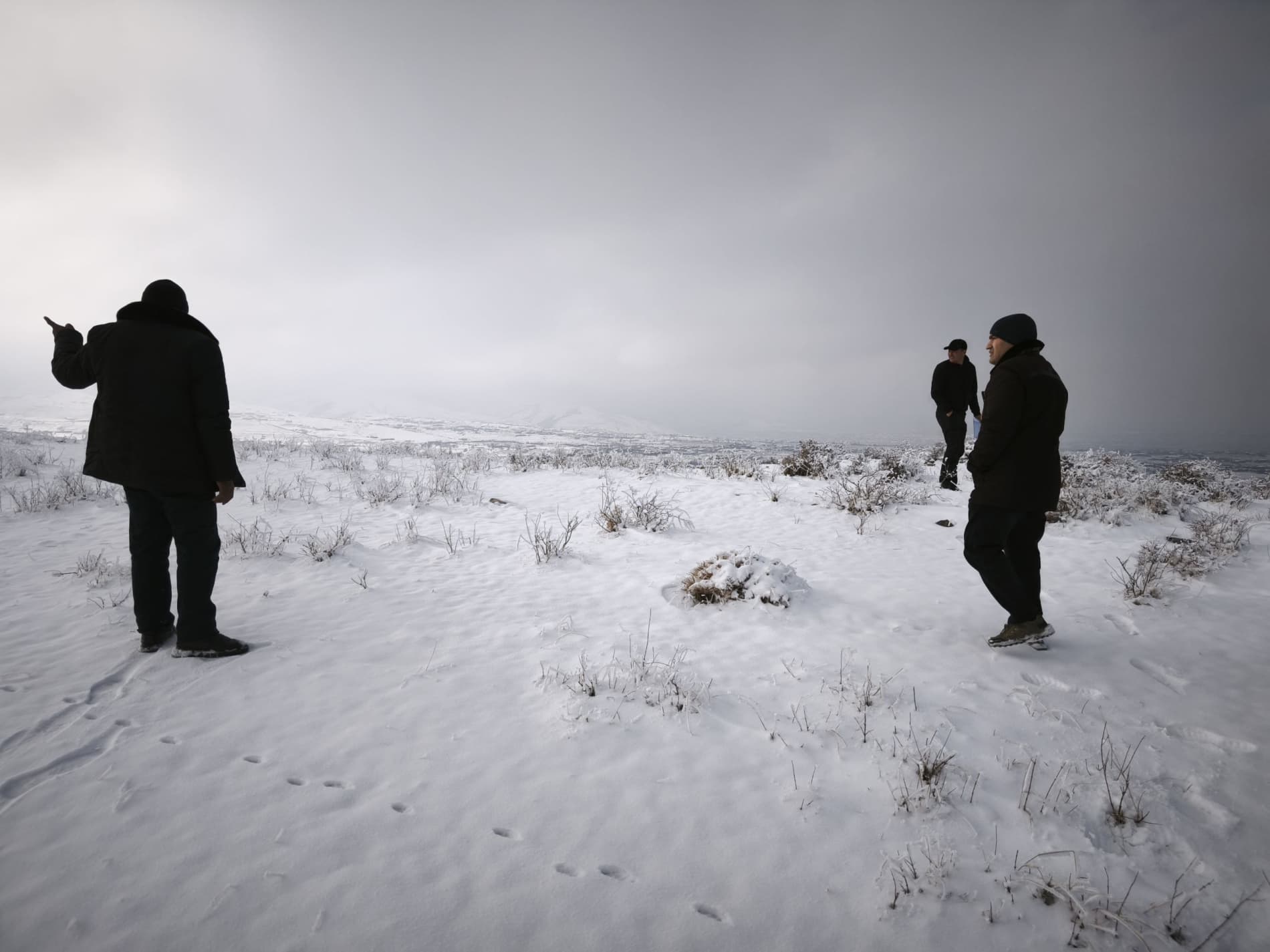 Urgut tumanida qishloq xoʻjaligi yerlarini yer osti suvlari hisobiga oʻzlashtirish masalasi joyiga chiqqan holda oʻrganildi