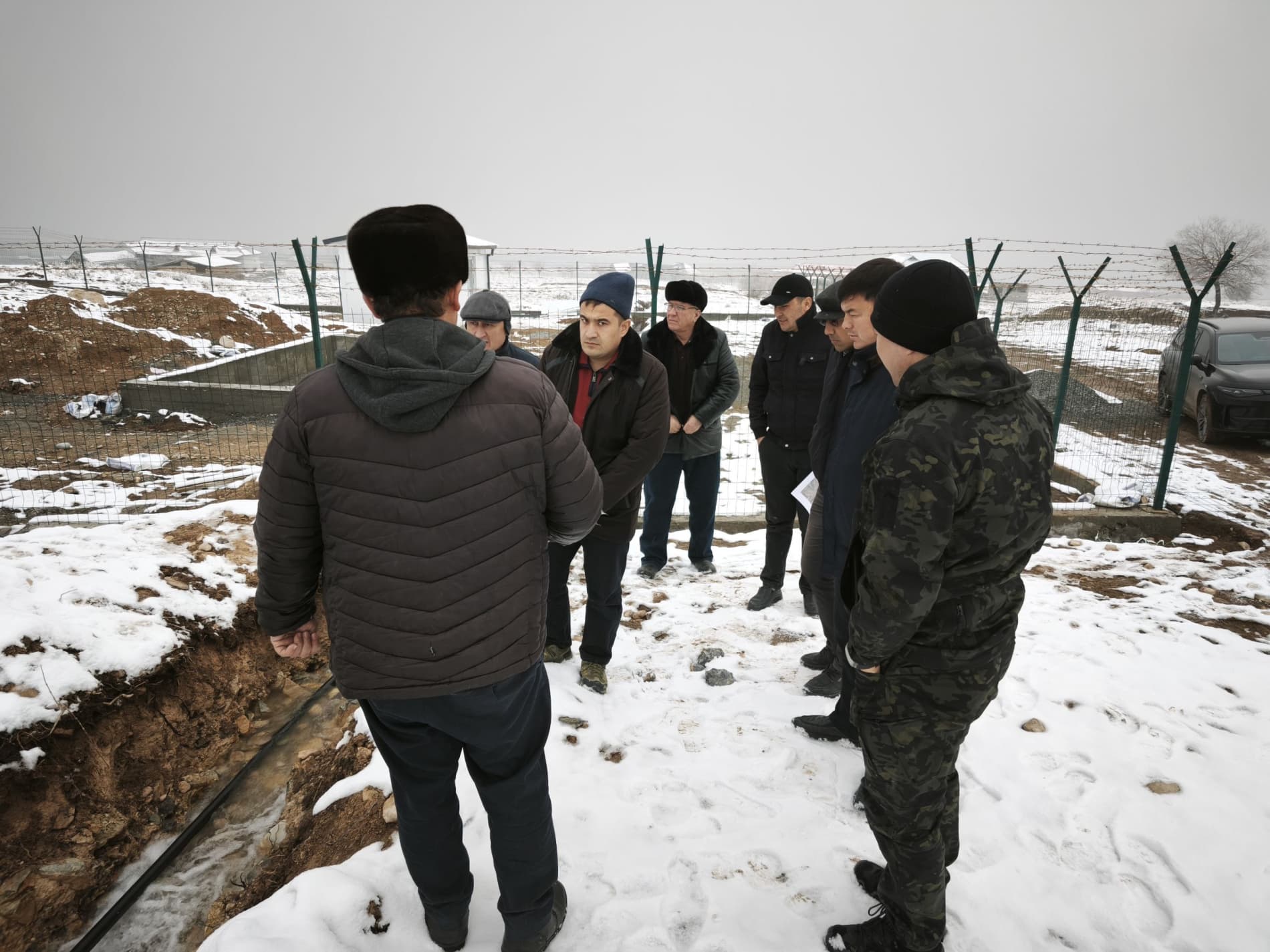 Urgut tumanida qishloq xoʻjaligi yerlarini yer osti suvlari hisobiga oʻzlashtirish masalasi joyiga chiqqan holda oʻrganildi