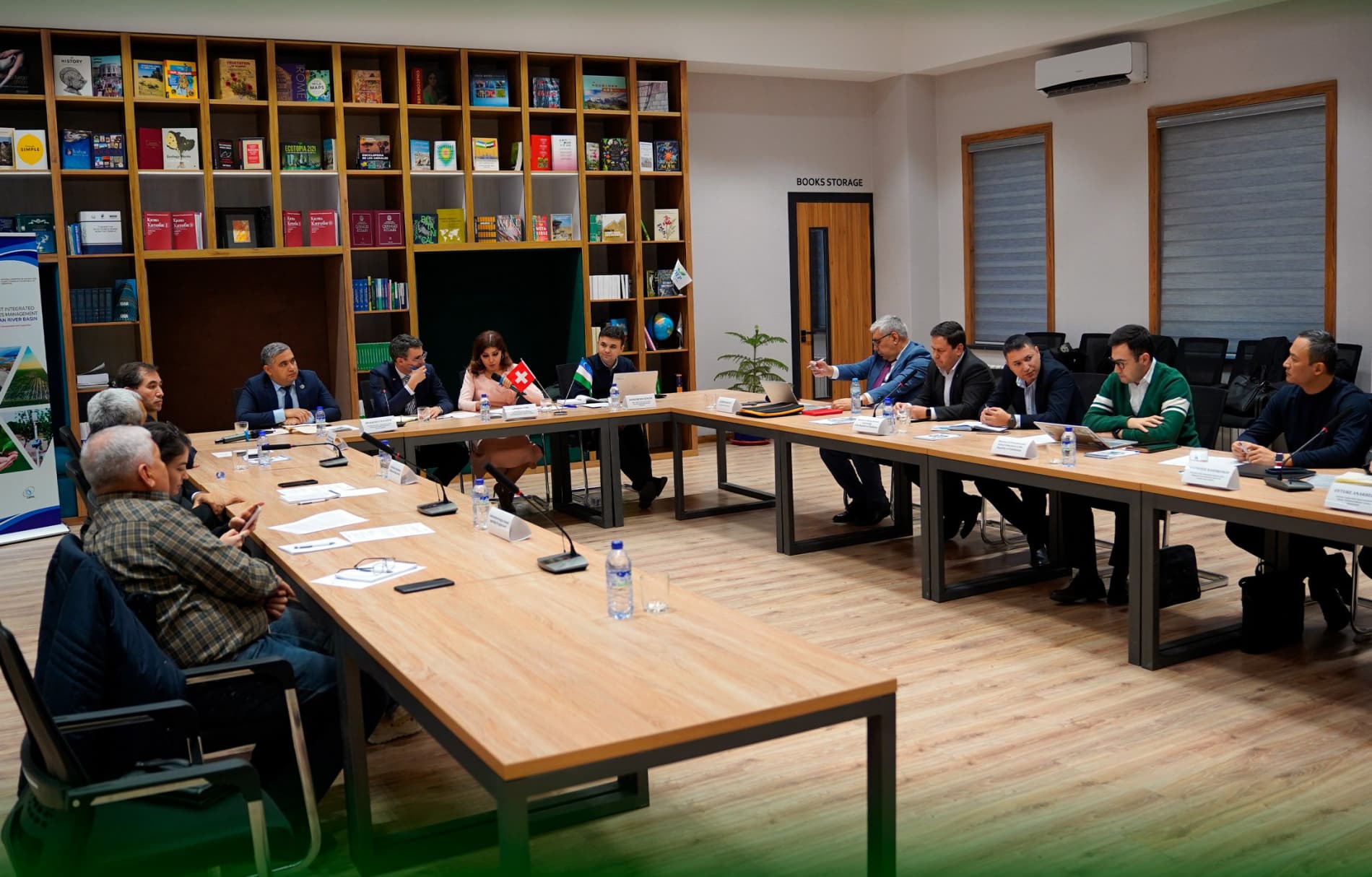 A debriefing was held on adaptive water-resources management under climate change conditions