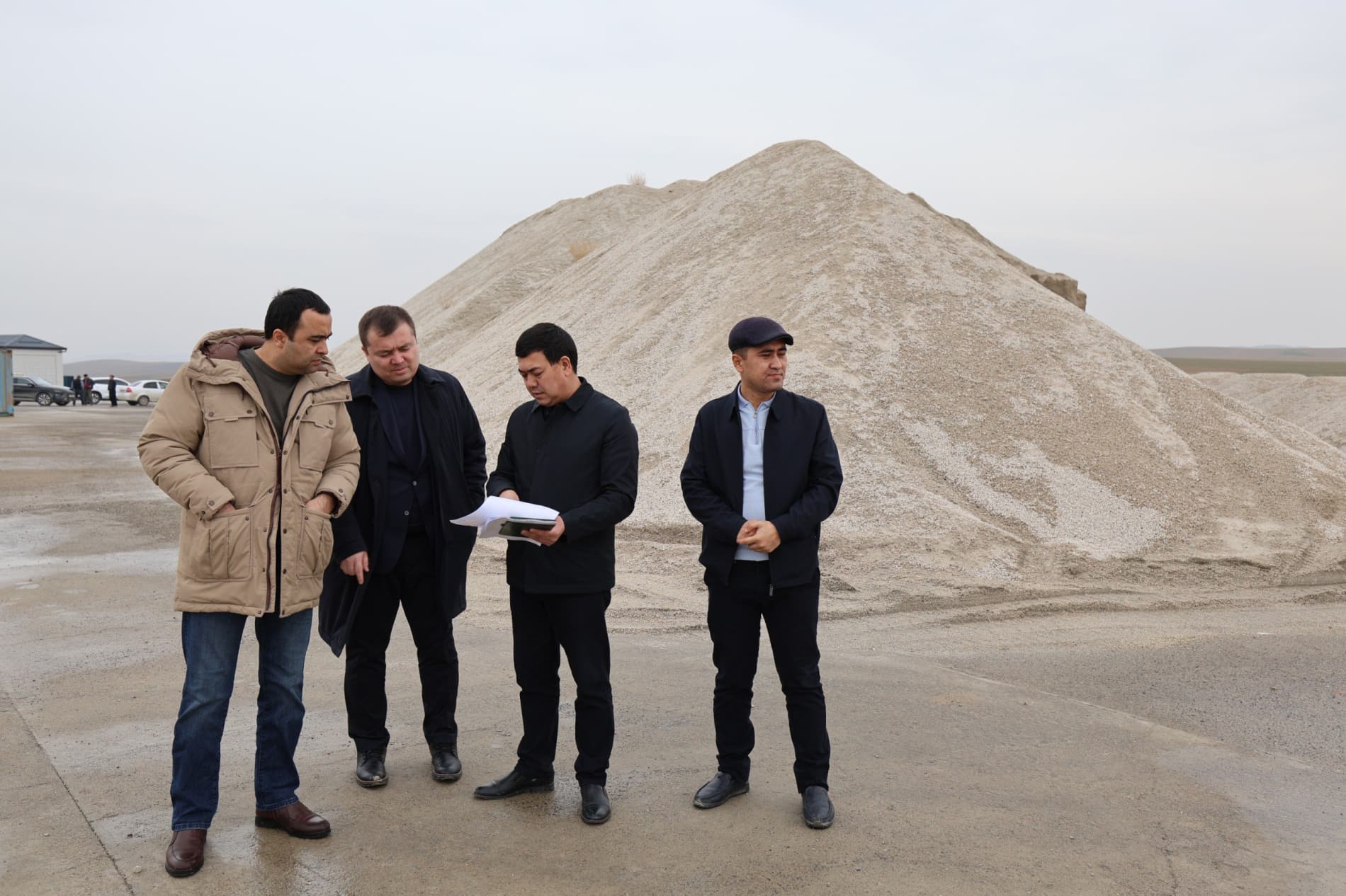 Служебная поездка в Хатырчи: новые заводы и решение проблем предпринимателей