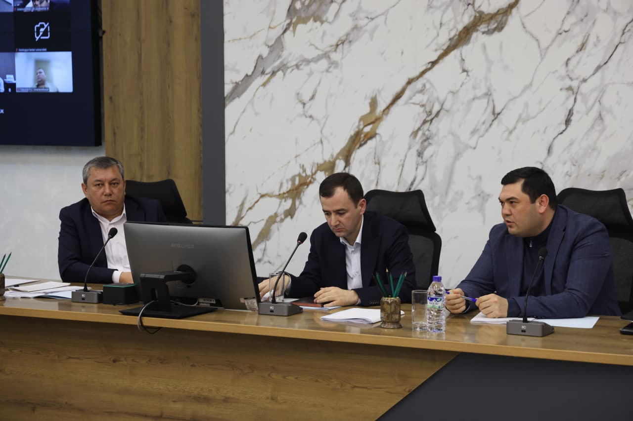 Tog‘-kon sanoati va geologiya vazirligida joriy faoliyatning tanqidiy tahliliga bag‘ishlangan yig‘ilish bo‘lib o‘tdi