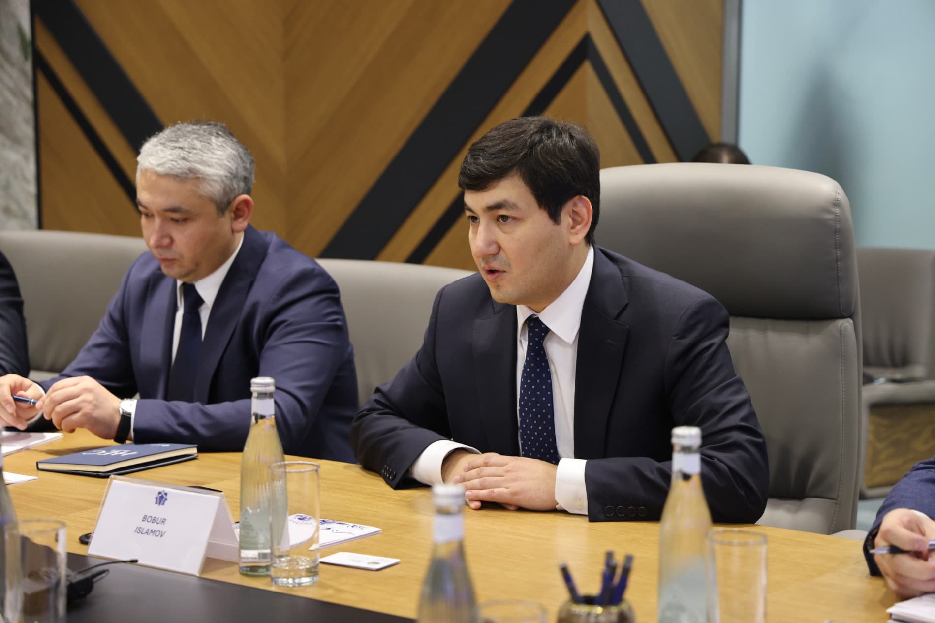 A meeting was held with the delegation of Traxys Group
