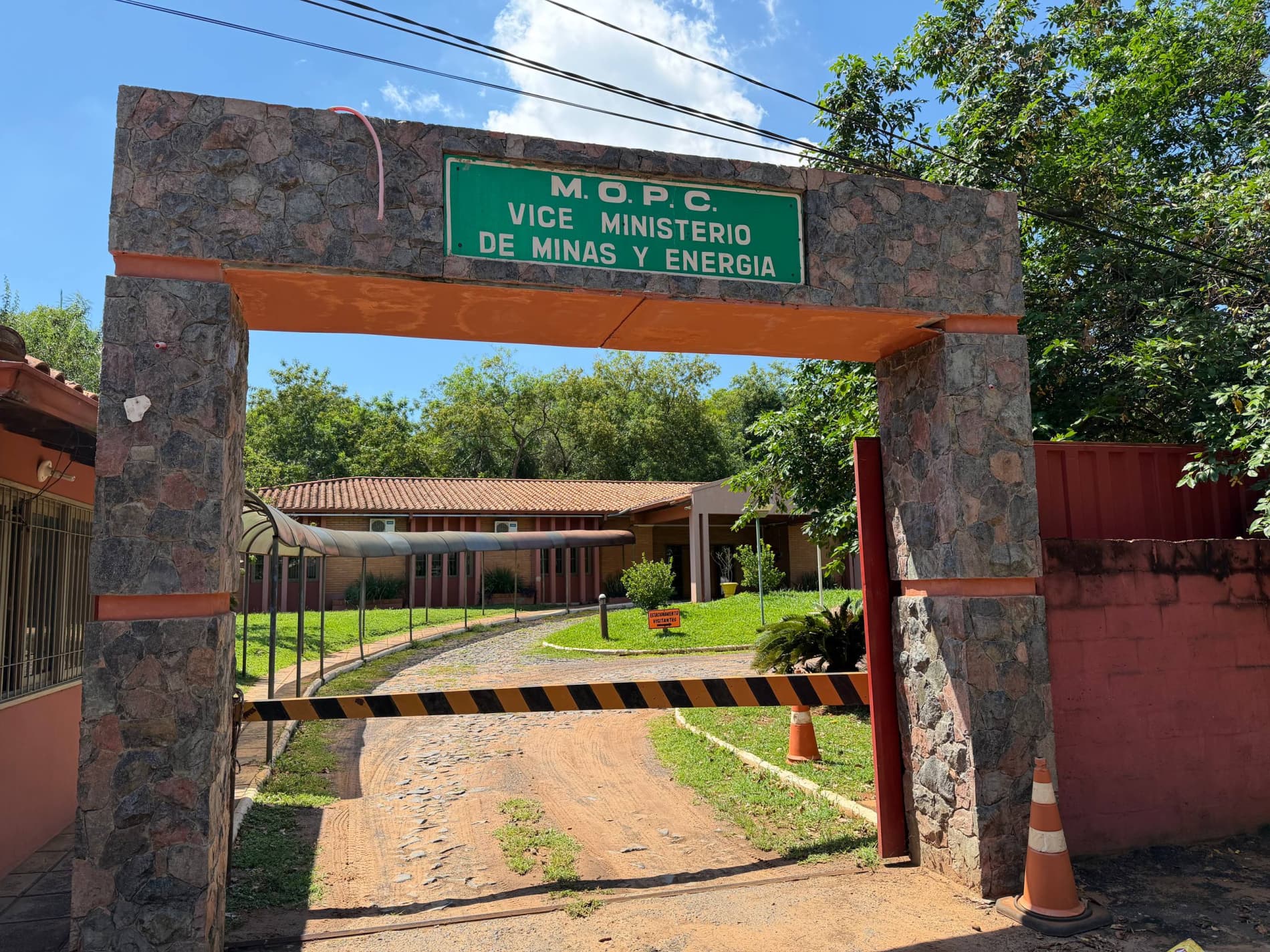 Meeting of the Ministry’s delegation with the Vice Minister of Mineral Resources and Energy of Paraguay