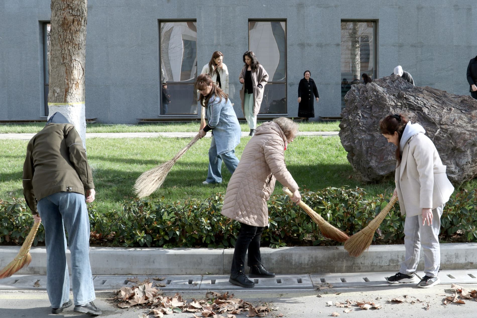 Сотрудники Министерства горнодобывающей промышленности и геологии приняли участие во всенародном хашаре