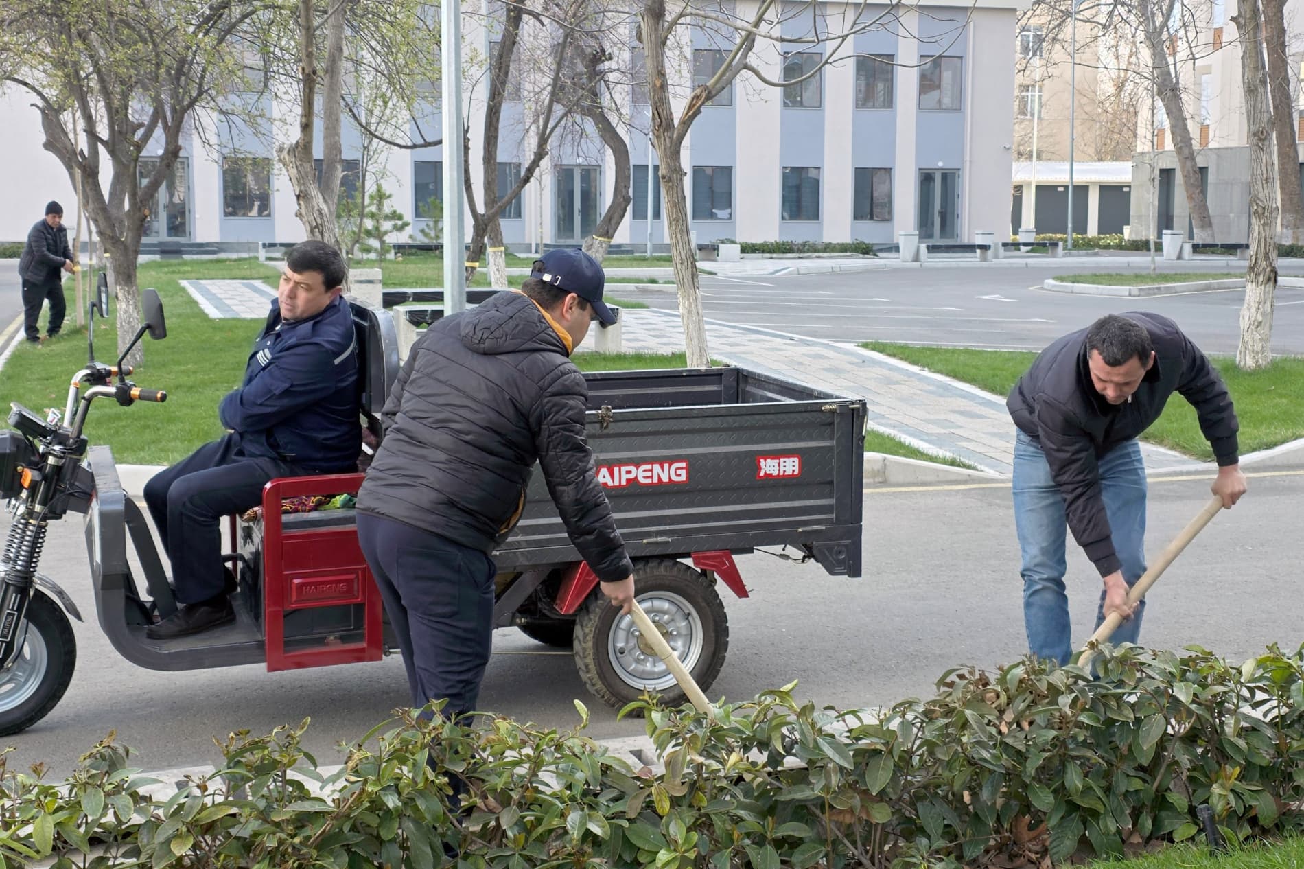 Сотрудники Министерства горнодобывающей промышленности и геологии приняли участие во всенародном хашаре