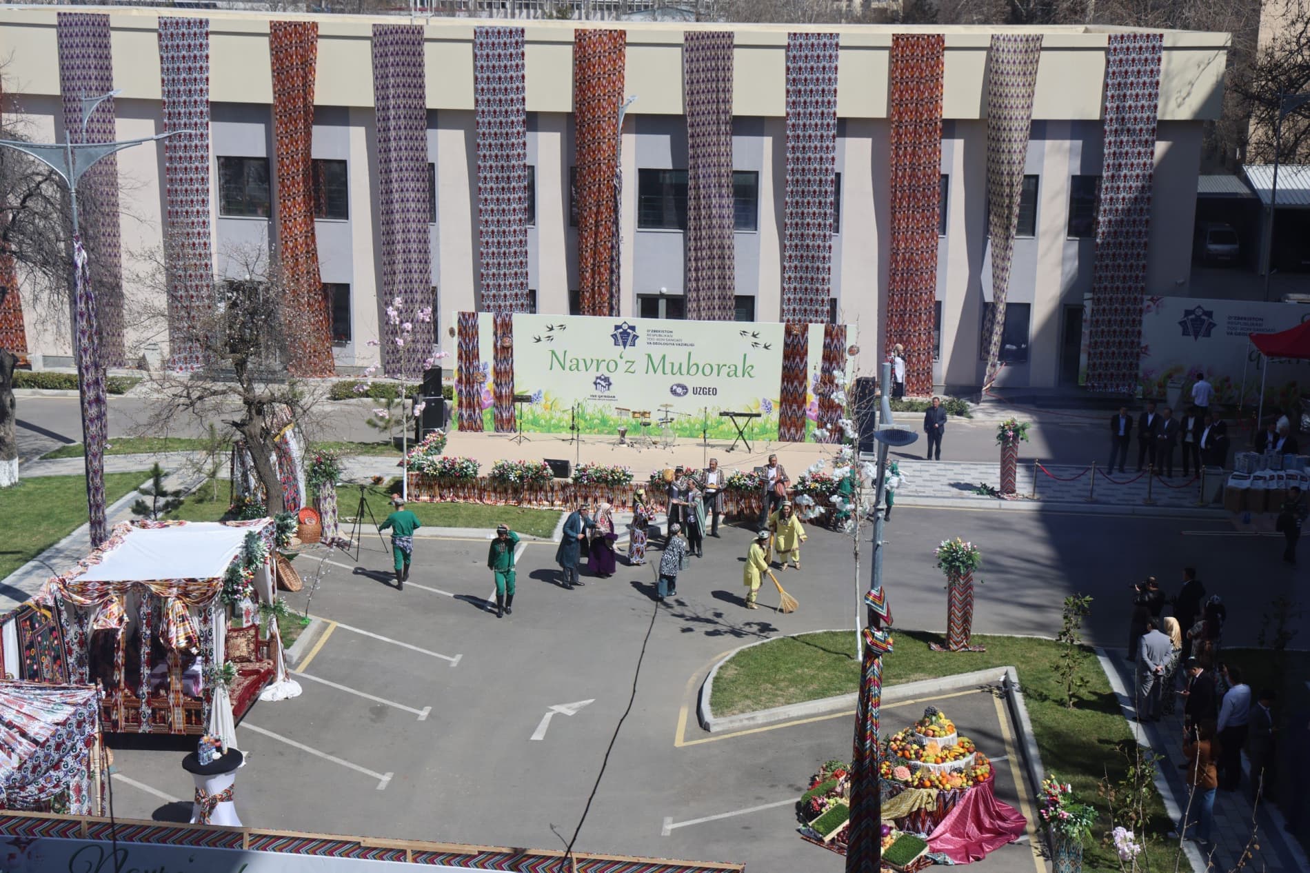 A ceremonial event is being held under the slogan “Glorifying Navruz means glorifying the human being”