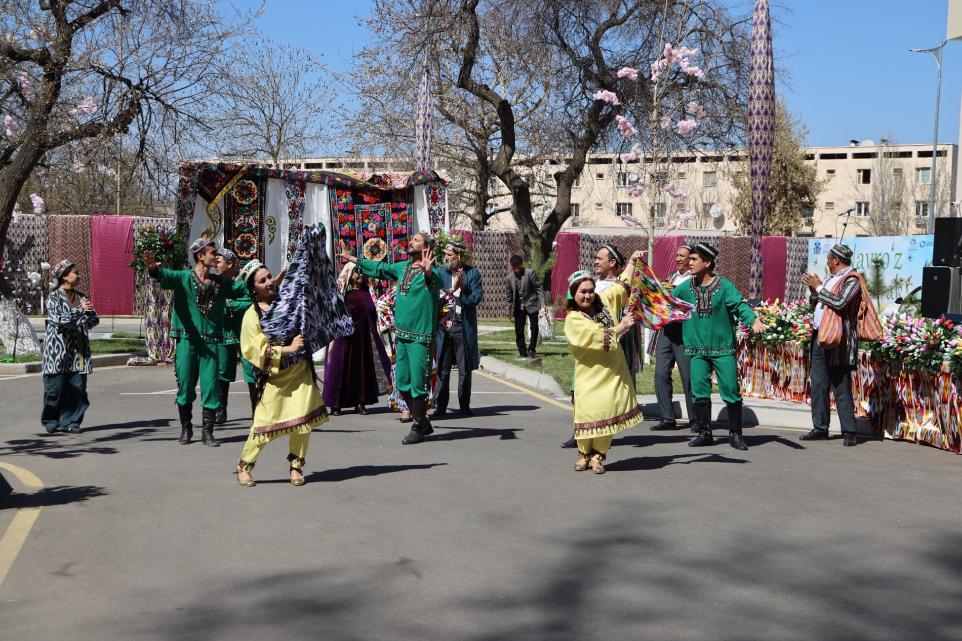 A ceremonial event is being held under the slogan “Glorifying Navruz means glorifying the human being”