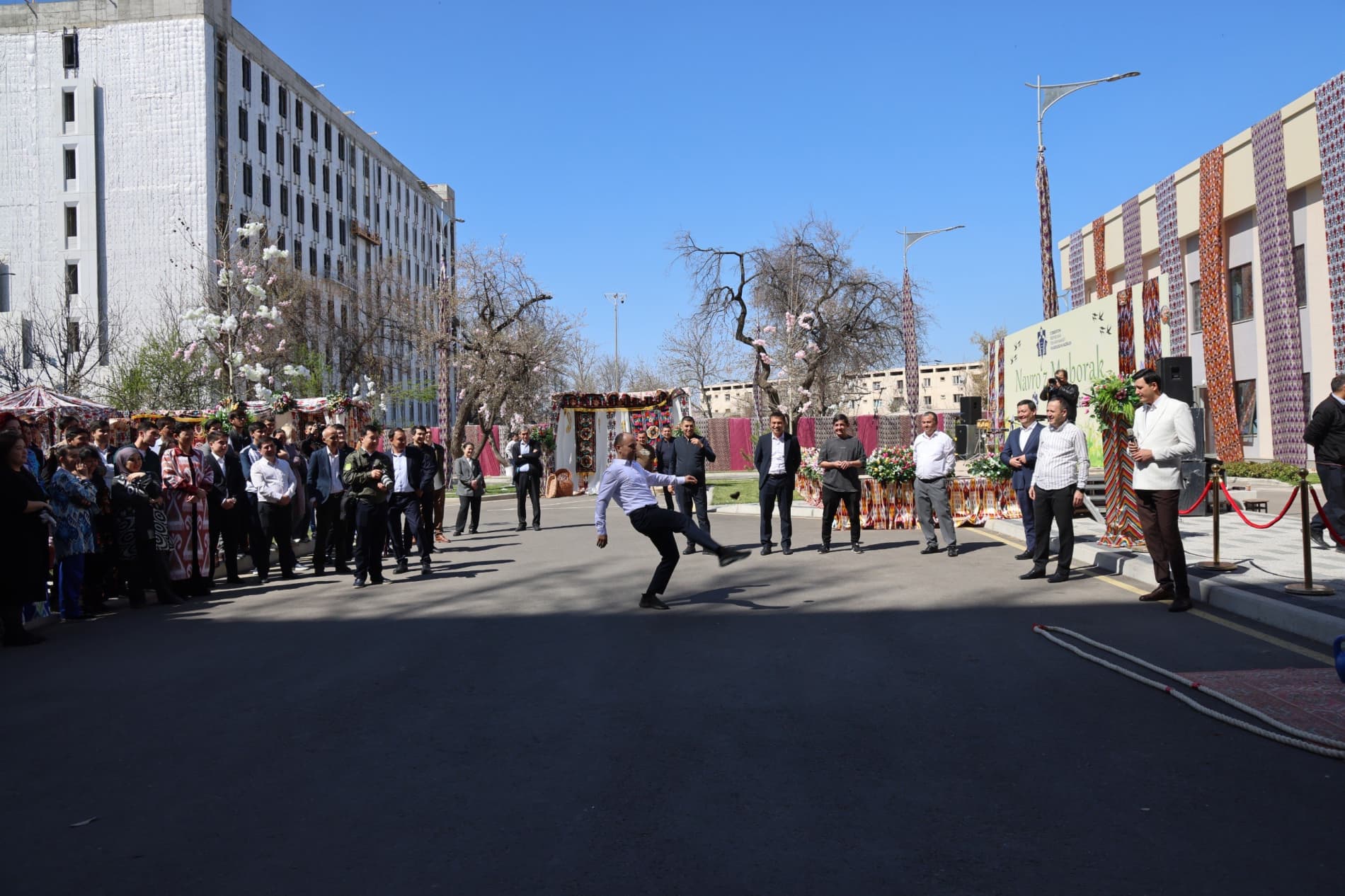 A ceremonial event is being held under the slogan “Glorifying Navruz means glorifying the human being”