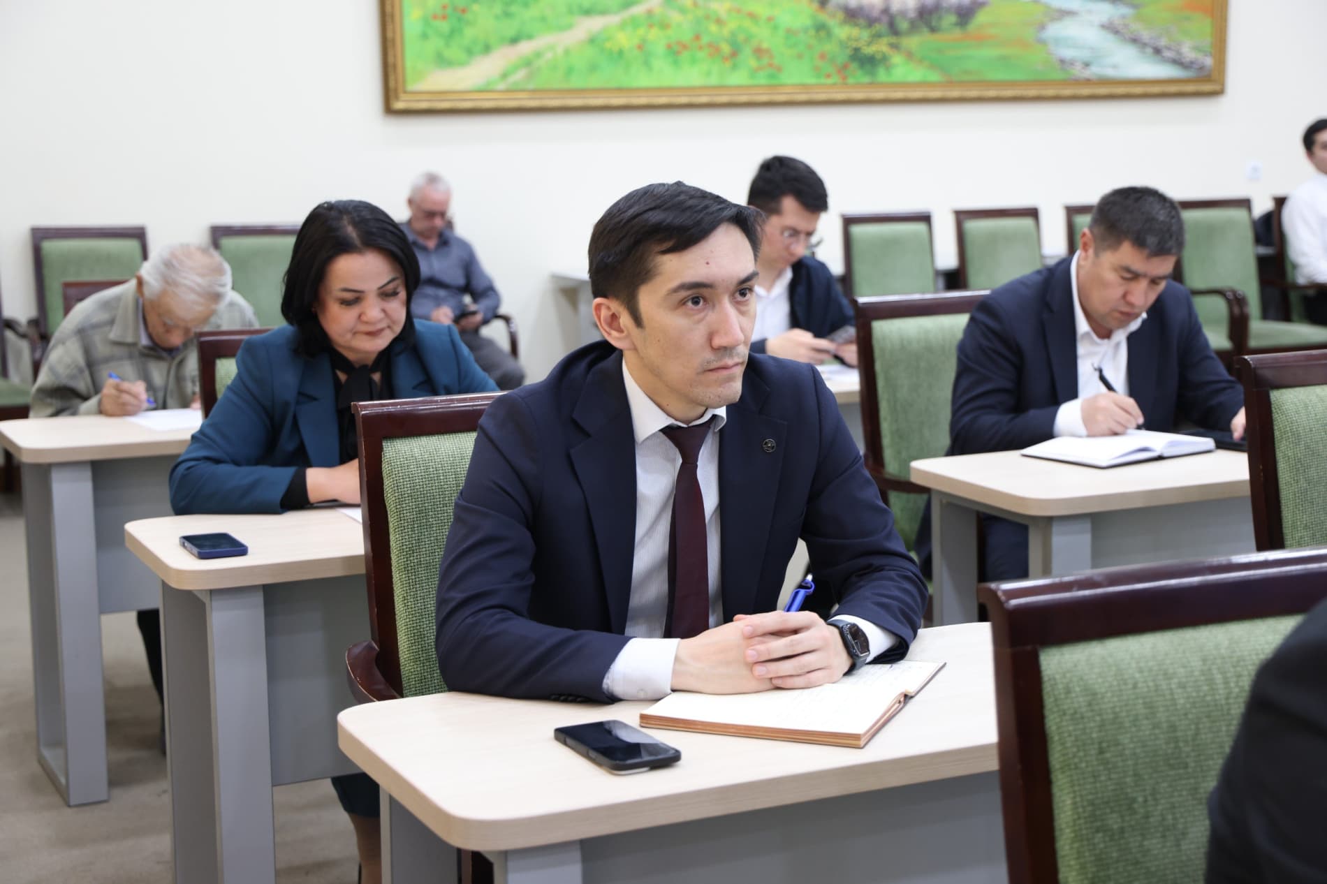 Togʻ-kon sanoati va geologiya vazirligi faoliyatining 2025-yil yakunlari hamda 2026-yildagi ustuvor vazifalar jamoatchilik vakillari ishtirokida muhokama qilindi