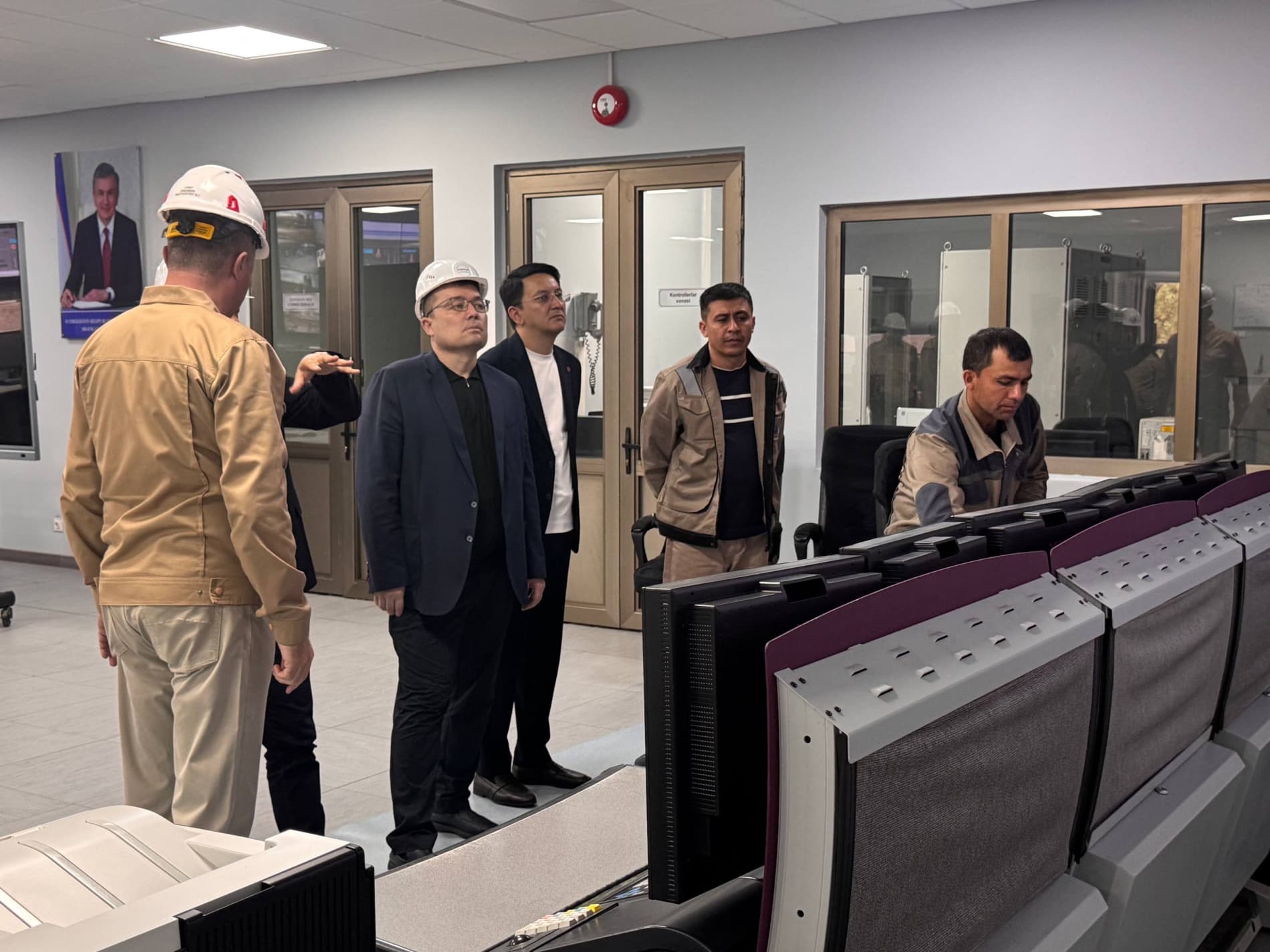 В Бухарской области изучается реализация крупных проектов в сферах геологии и энергетики