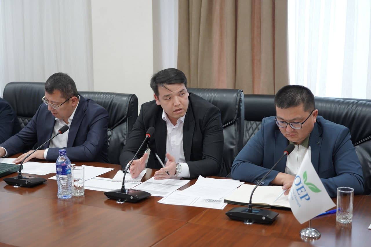 Oliy Majlis Qonunchilik palatasi qo‘mitasida yer osti suvlaridan foydalanish va ularni muhofaza qilish borasidagi ishlar holati muhokama qilindi