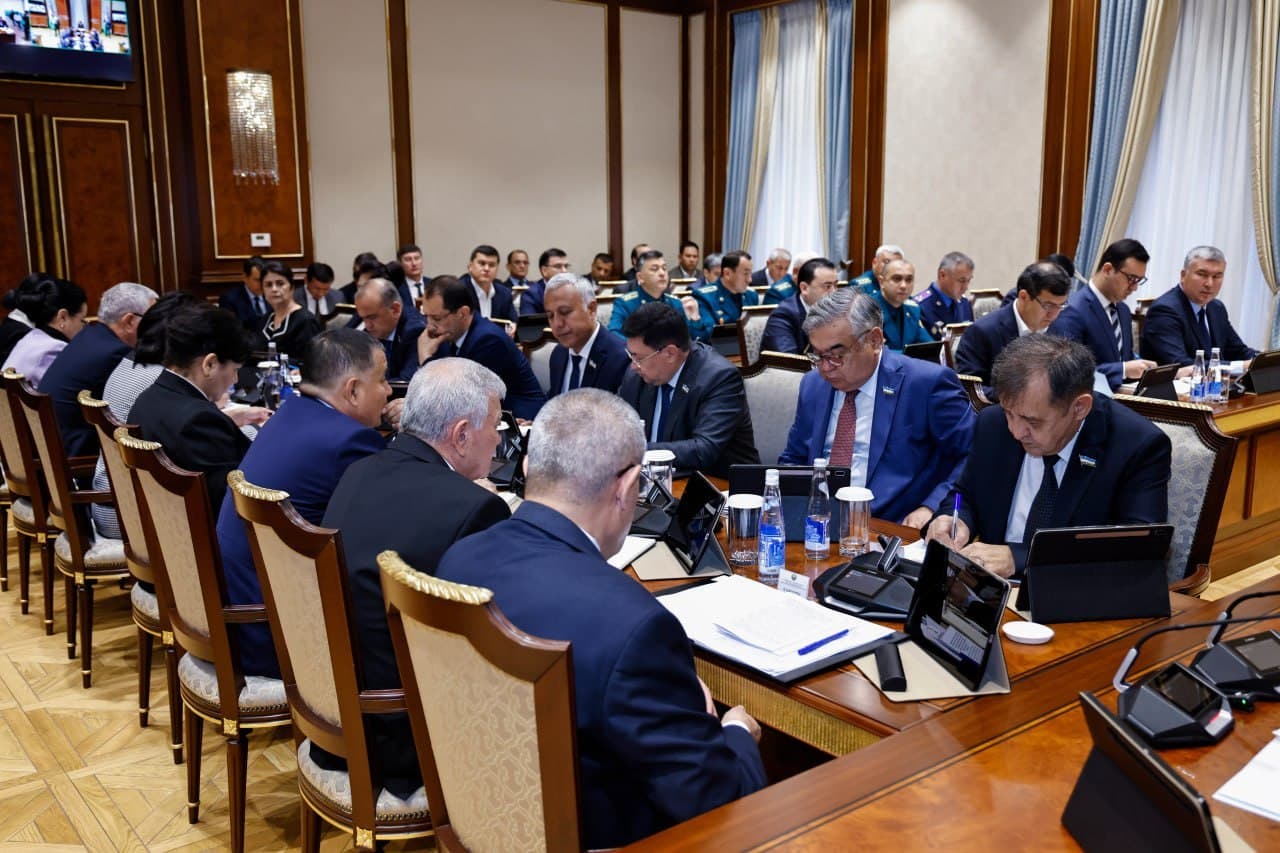 Tog‘-kon sanoati va geologiya vazirligi vakillari Parlament komissiyasi yig‘ilishida ishtirok etishdi