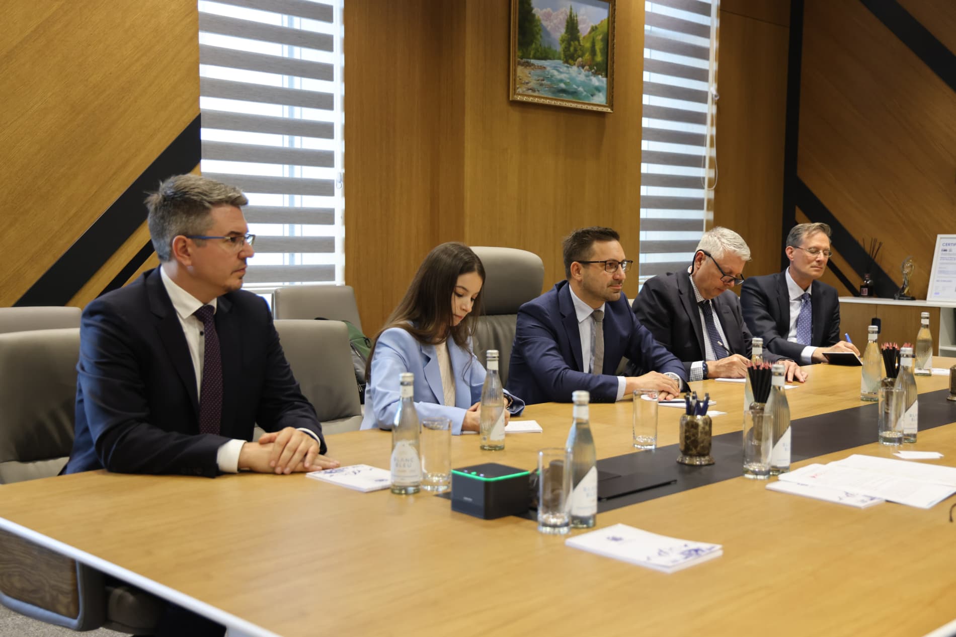 Meeting Held with the Delegation of MOL Group