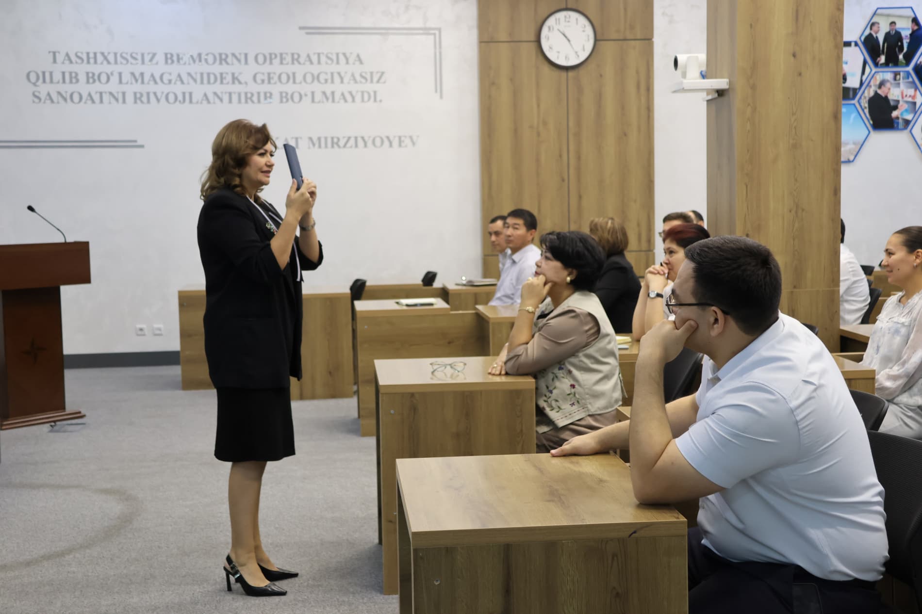 Для сотрудников министерства организован семинар-тренинг