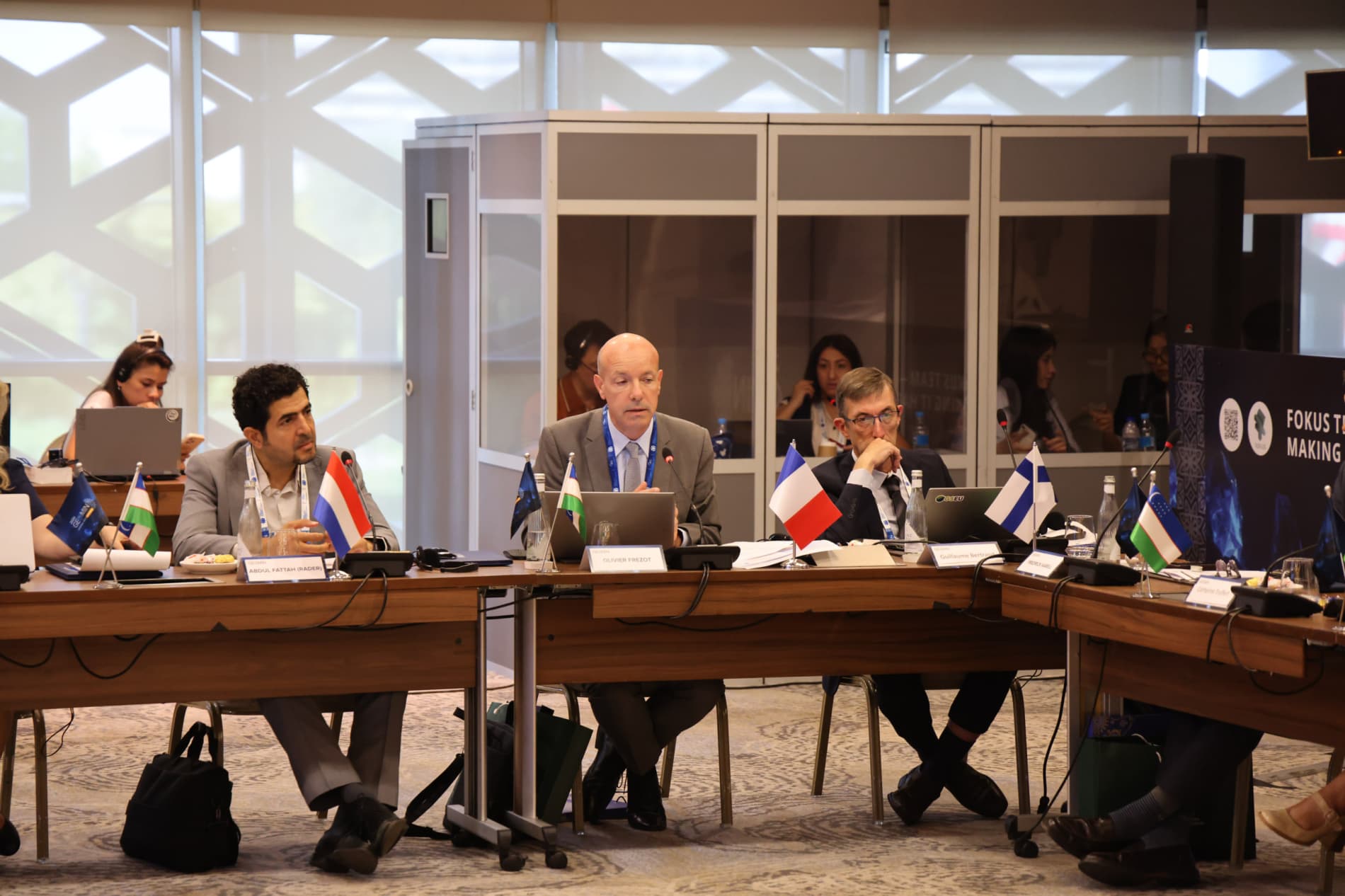 GEOMIN-2026 xalqaro konferensiyasi arafasida o‘tkazilgan xalqaro davra suhbatida geologiyani rivojlantirishning zamonaviy yondashuvlari muhokama qilindi