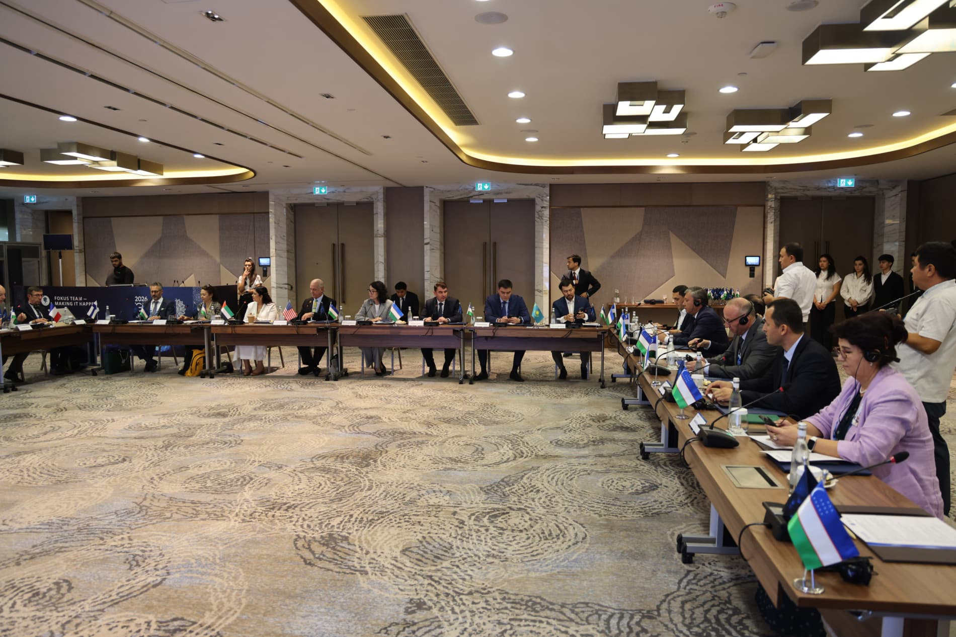 GEOMIN-2026 xalqaro konferensiyasi arafasida o‘tkazilgan xalqaro davra suhbatida geologiyani rivojlantirishning zamonaviy yondashuvlari muhokama qilindi